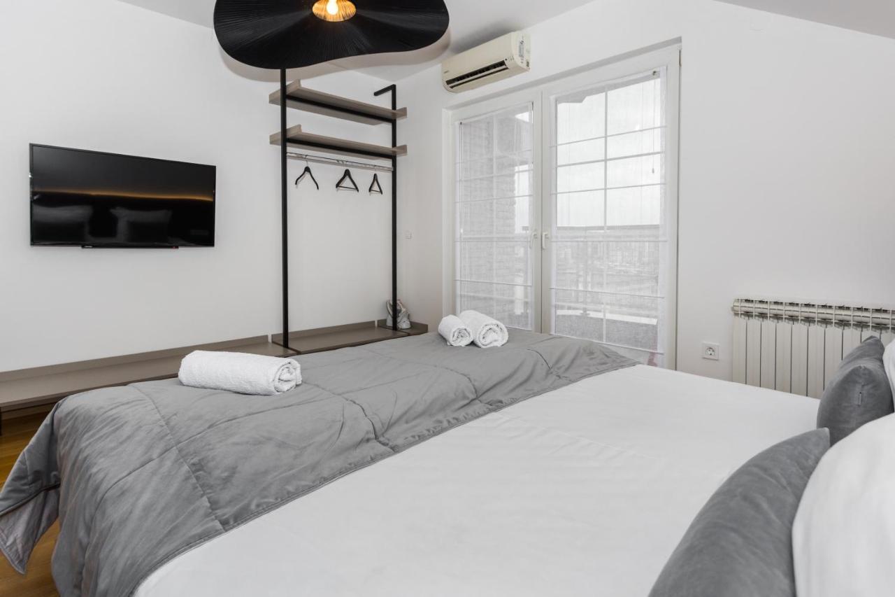 Art Of Living Luxury Three Apartment