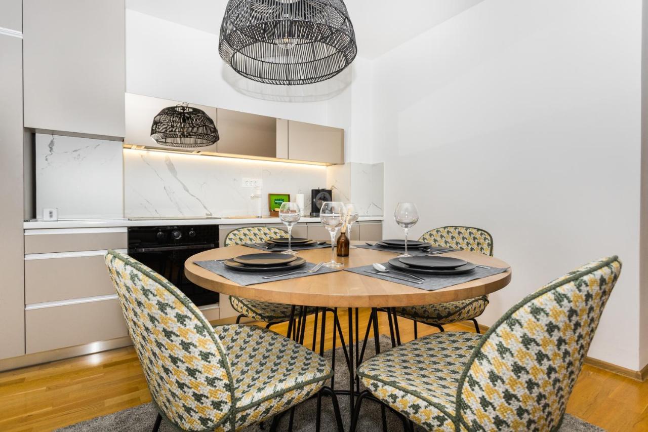 Art Of Living Luxury Three Apartment