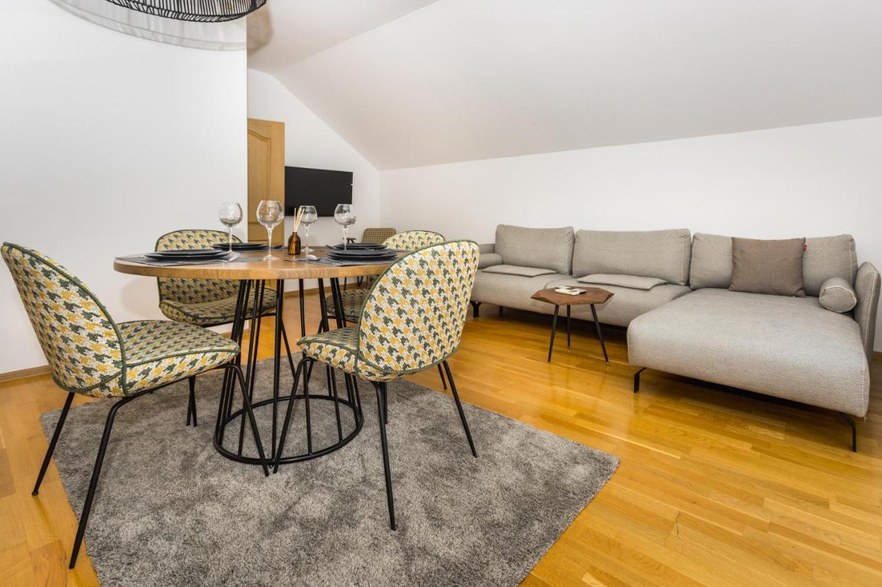 Apartment Art Of Living Luxury Three *